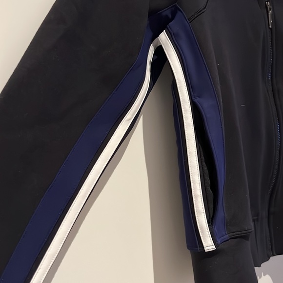 Lululemon track jacket - Picture 2 of 6